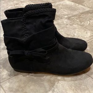 Women’s black booties